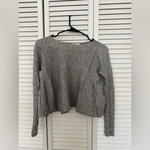 Subdued grey top - Picture 1 of 1